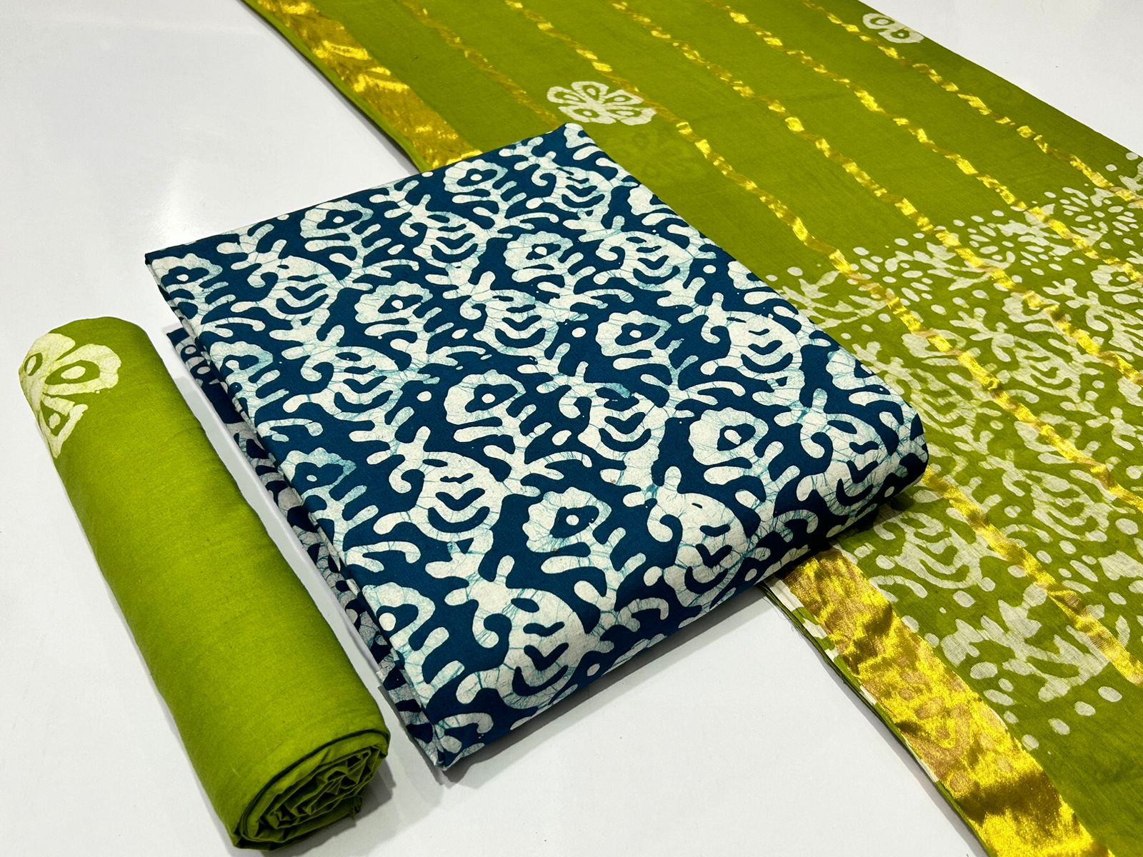 Jilani Textile Wax Batik Vol 1 Poplin Cotton Wax Batik Dress Material Manufacturer - jilaniwholesalesuit
